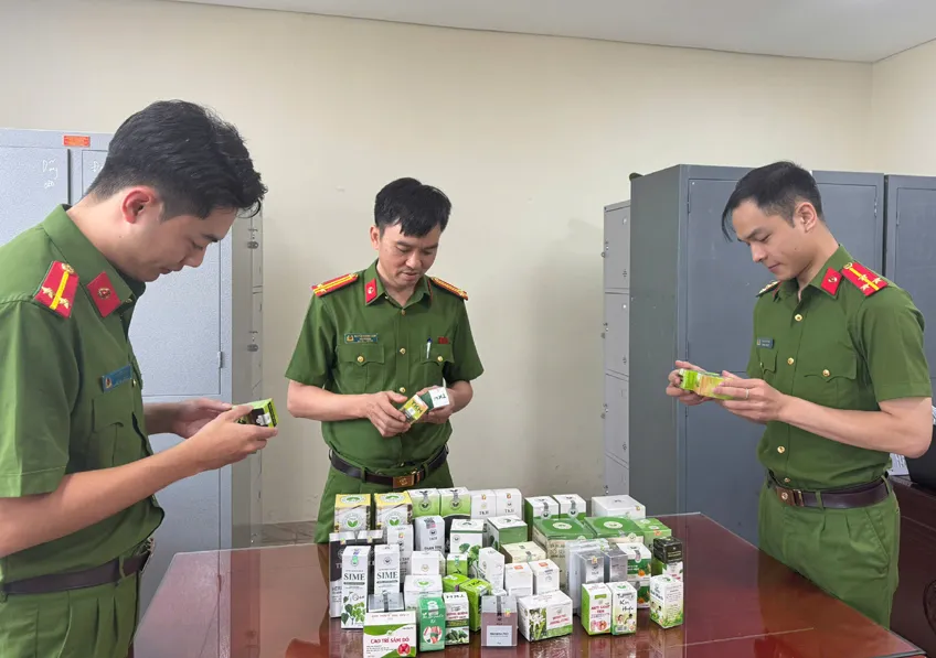 Nữ giám đốc điều hành đường dây sản xuất thực phẩm chức năng giả bị khởi tố -11.jpg