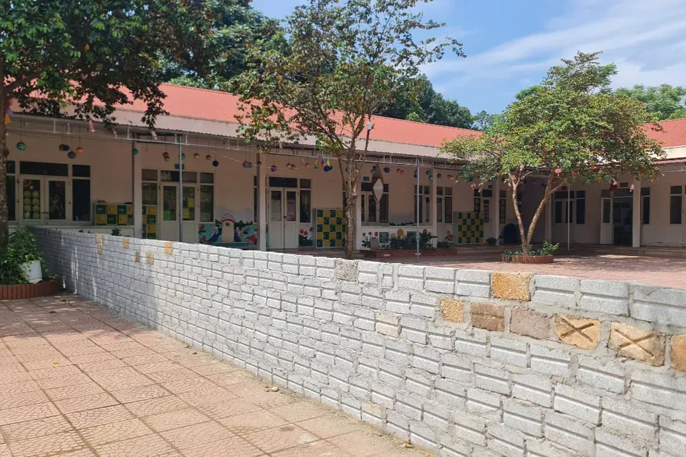 Đòi đất nhiều năm xã không trả, 1 nông dân xây tường rào giữa sân trường mầm non -10.jpg