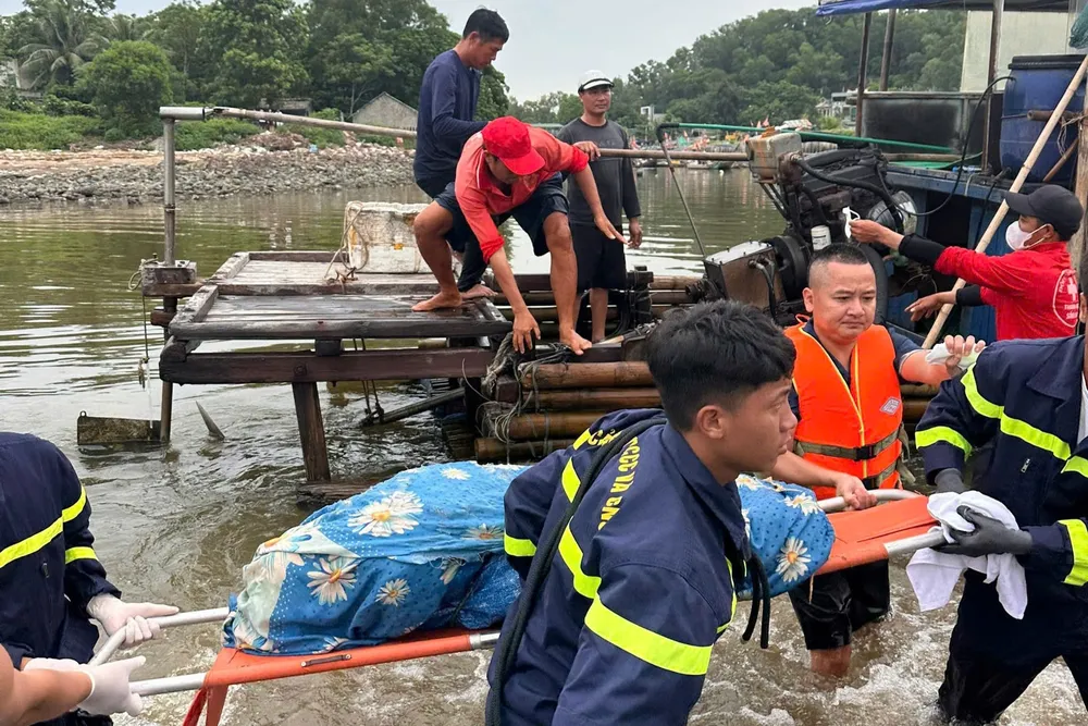 Tìm thấy thi thể cháu bé 6 tuổi bị sóng cuốn trôi trên biển Sầm Sơn - 5.jpg