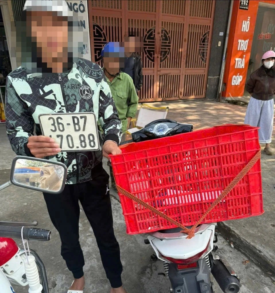 Vi phạm hàng loạt lỗi giao thông, một shipper bị phạt 30 triệu đồng.jpg