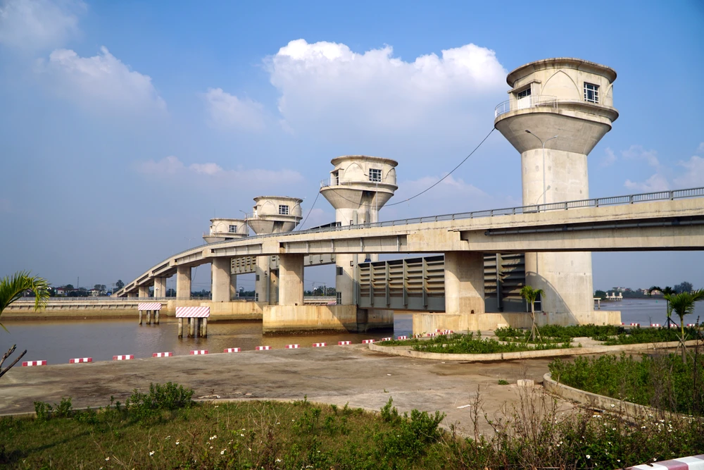 Toàn cảnh cây cầu ở Thanh Hóa xây xong, nhưng người dân vẫn phải đi đò -4.JPG