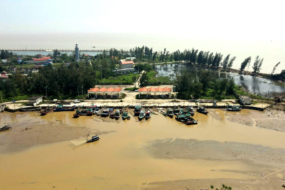 Cận cảnh cảng cá 43 tỷ đồng ở Thanh Hóa “đắp chiếu” lãng phí -15.jpg