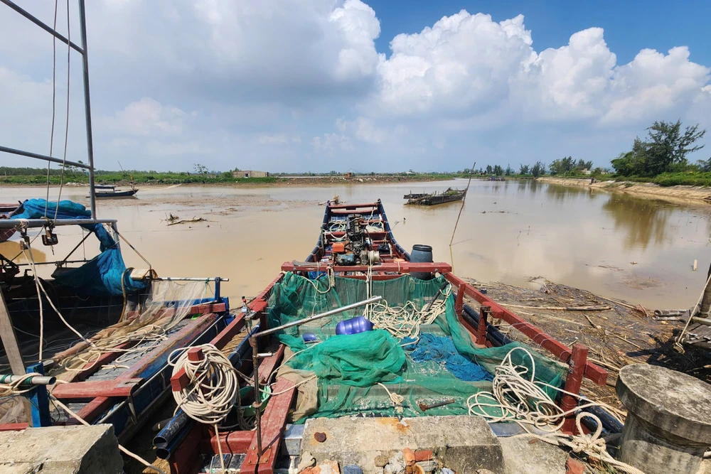 Cận cảnh cảng cá 43 tỷ đồng ở Thanh Hóa “đắp chiếu” lãng phí -7.jpg