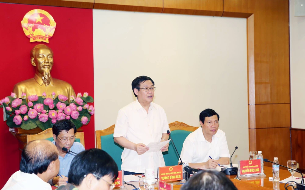 Mưa to, một số tuyến phố ở Hải Phòng ngập cục bộ ảnh 2