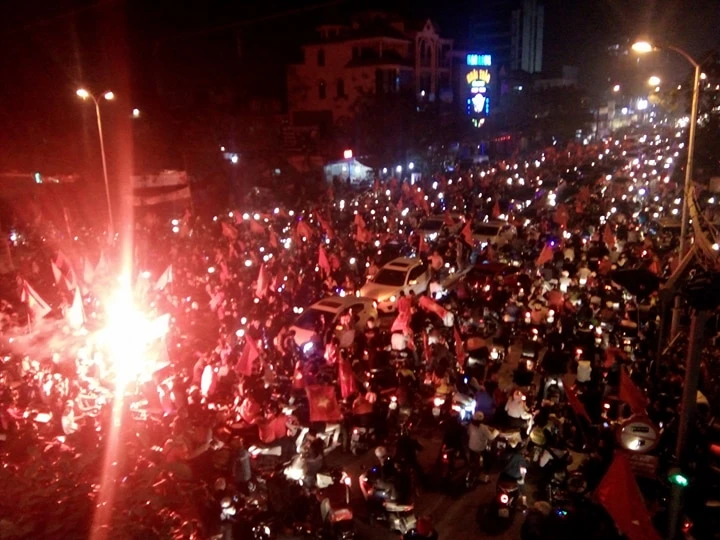 Chảo lửa Lạch Tray bùng nổ vì kỳ tích của U-23 Việt Nam ảnh 4