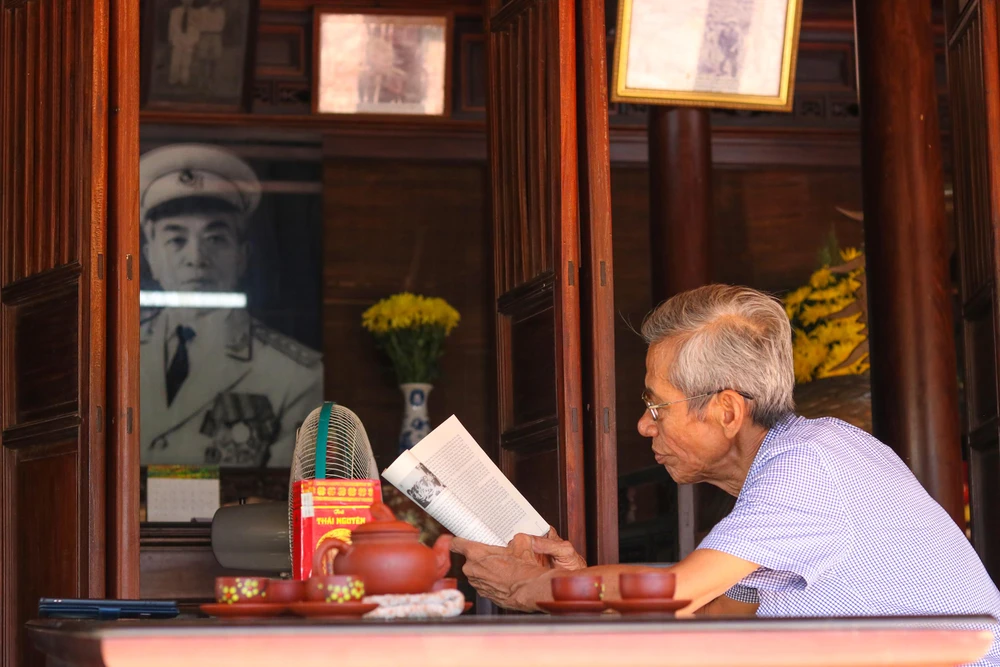 Ông Võ Đại Hàm - Người trông coi ngôi nhà của Đại tướng Võ Nguyên Giáp ở quê nhà. (Ảnh: BT)