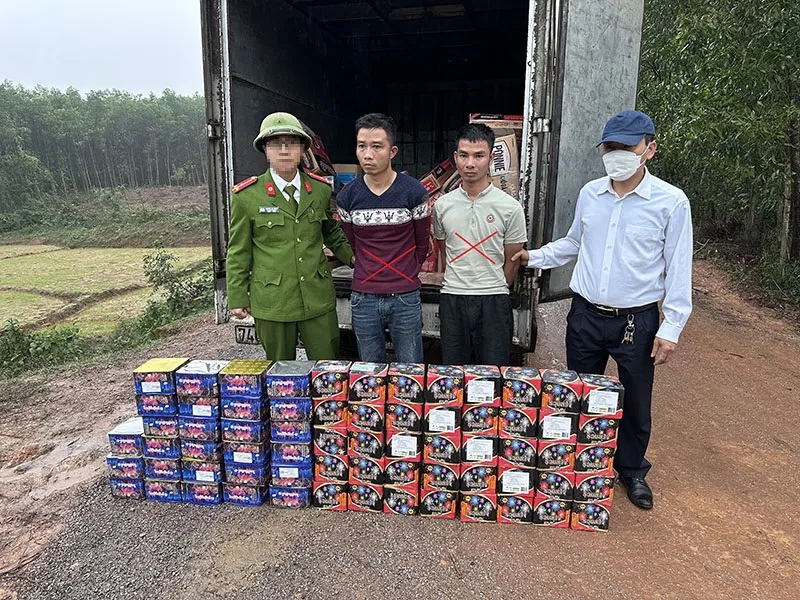 Nguyễn Văn Hân và Nguyễn Văn Bằng. Ảnh: CA