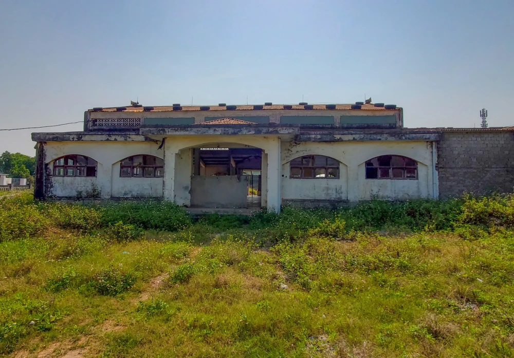 Sự nhếch nhác, bẩn thỉu và hoang lạnh của chợ Đồng Sơn. Ảnh: B.T