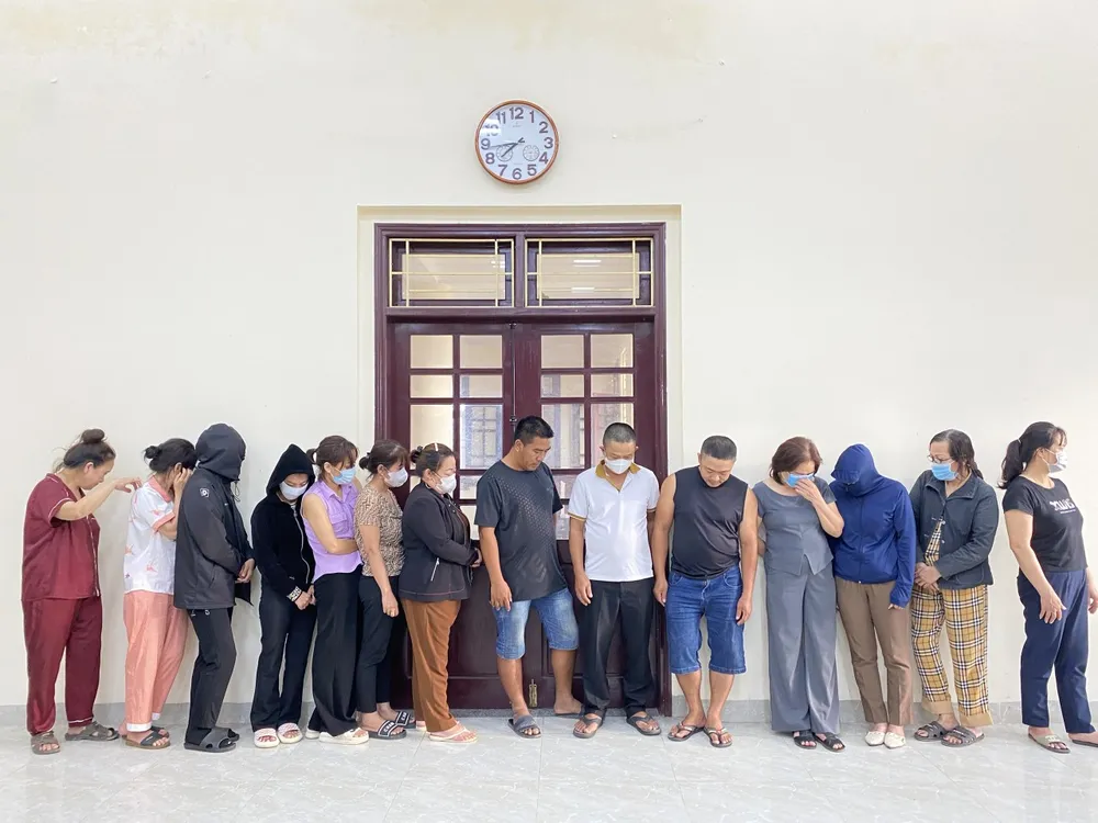 Những người liên quan trong các đường dây đánh bạc và cho vay nặng lãi. Ảnh: CA