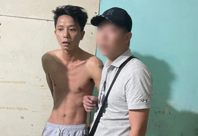 Lực lượng công an bắt giữ Sơn tại một phòng trọ ở Hà Nội. Ảnh: CA người-đàn-ông-chiếm-đoạt-bia-rồi-bỏ-trốn