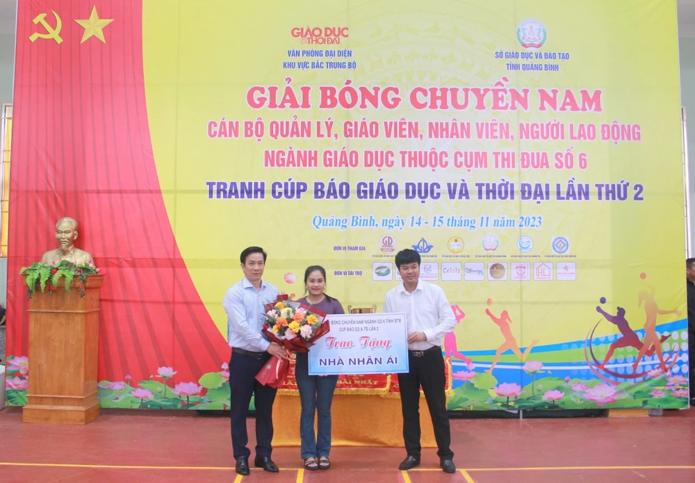 giải bóng chuyền nam ngành giáo dục các tỉnh miền trung