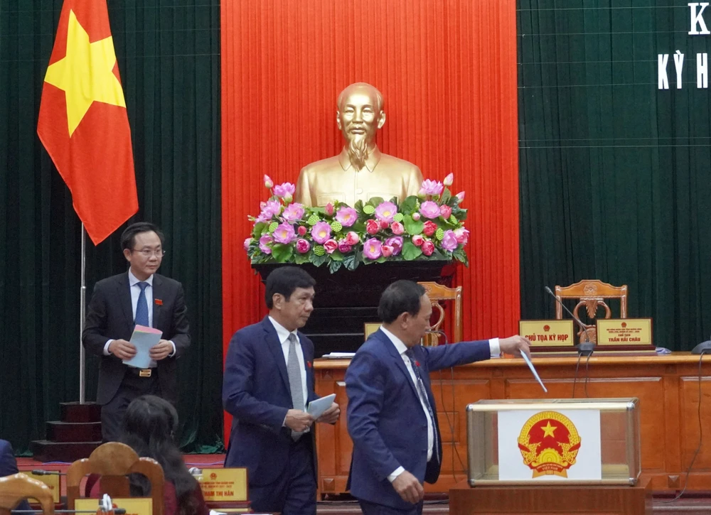 Quảng Bình: Lấy phiếu tín nhiệm 30 người giữ chức vụ do HĐND bầu