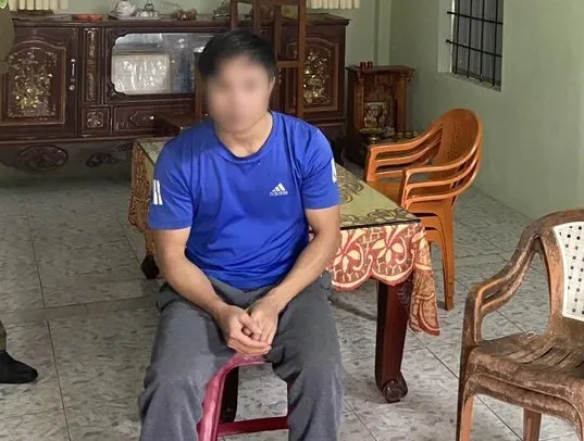 Người đàn ông nghi bị trầm cảm, chém chết con trai 2 tuổi và vợ nguy kịch