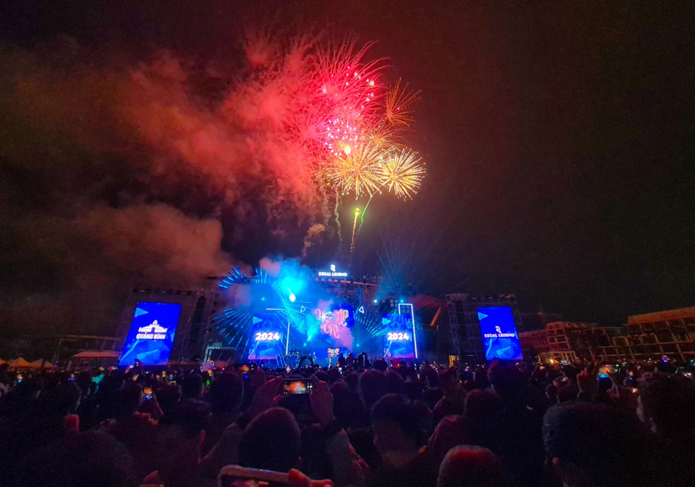 Quảng Bình chào đón năm mới 2024 bằng Countdown và pháo hoa mãn nhãn