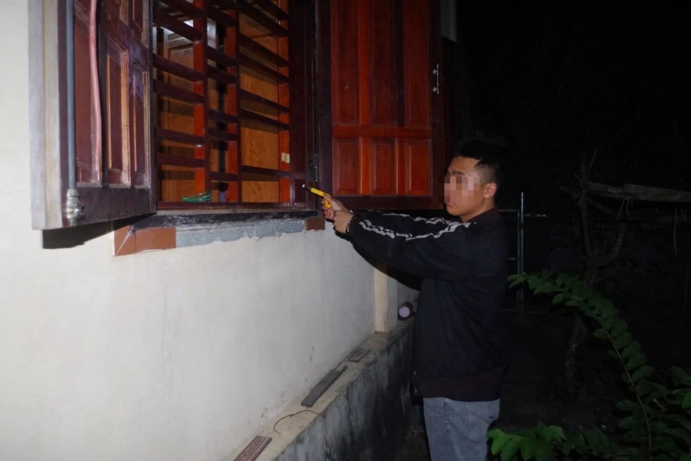 Trộm tiền của mẹ ruột rồi dựng hiện trường giả hòng qua mắt công an