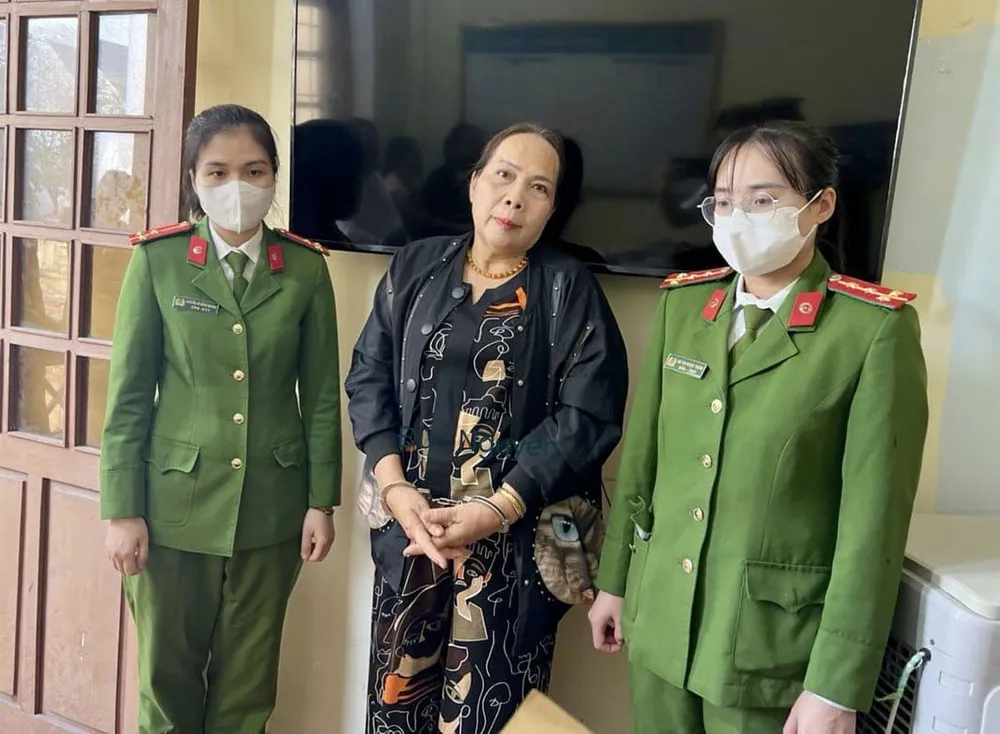 Nguyễn Thu Hằng bị tuyên phạt 2 năm tù vì xúc phạm người khác trên mạng xã hội. Ảnh: CA Người phụ nữ xúc phạm người khác trên mạng xã hội lãnh án