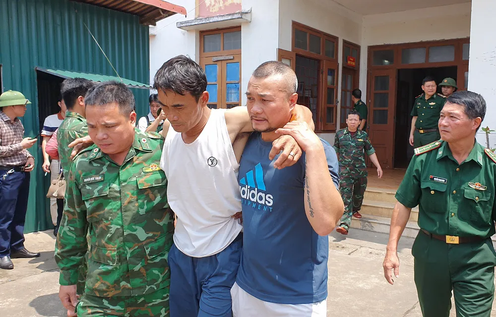 Mong ngóng 'phép màu' cho 10 ngư dân đang mất tích