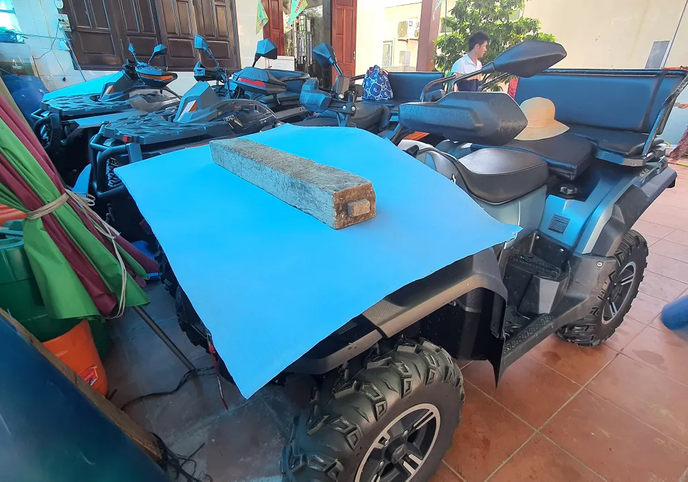 Người dân đầu tư tiền tỉ kinh doanh xe địa hình tại đồi cát đang rơi vào tình trạng 'tiến thoái lưỡng nan". Ảnh: B.THIÊN 2.jpg