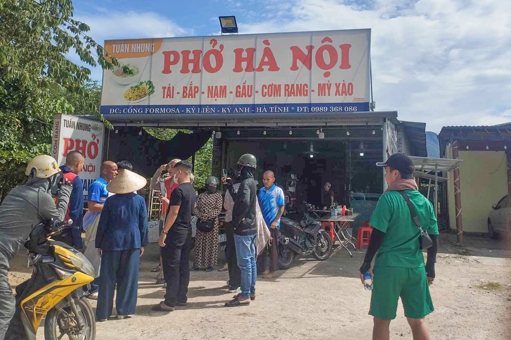 Thực hư thông tin một số người từng theo sư Minh Tuệ ăn phở bò, trứng chần