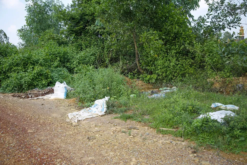 xac-lon-lai-bi-vut-tran-lan-o-nghia-dia-ta-quang-binh (2).jpg