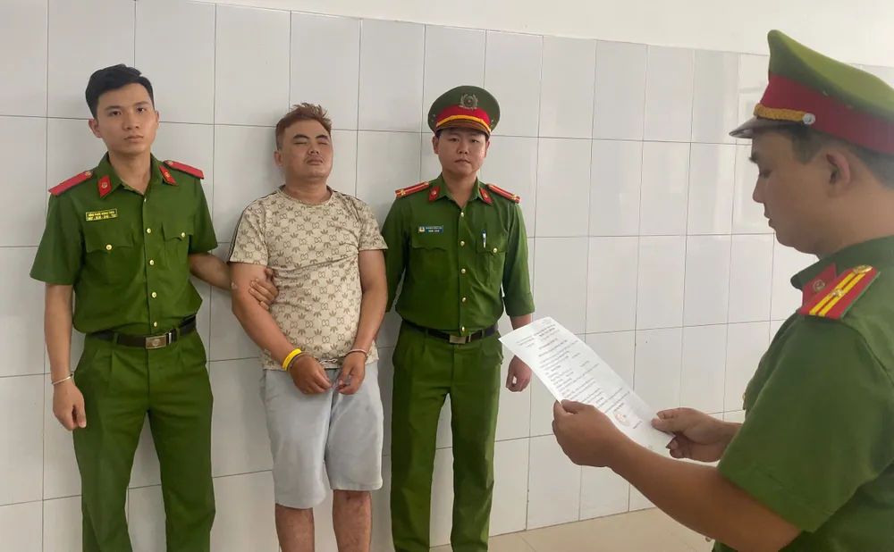 Phan Văn Minh, nghi phạm sát hại bạn gái tại một nhà nghỉ ở TP Đà Nẵng, bị khởi tố. Ảnh: CA Nghi phạm sát hại bạn gái ở nhà nghỉ tại Đà Nẵng bị khởi tố
