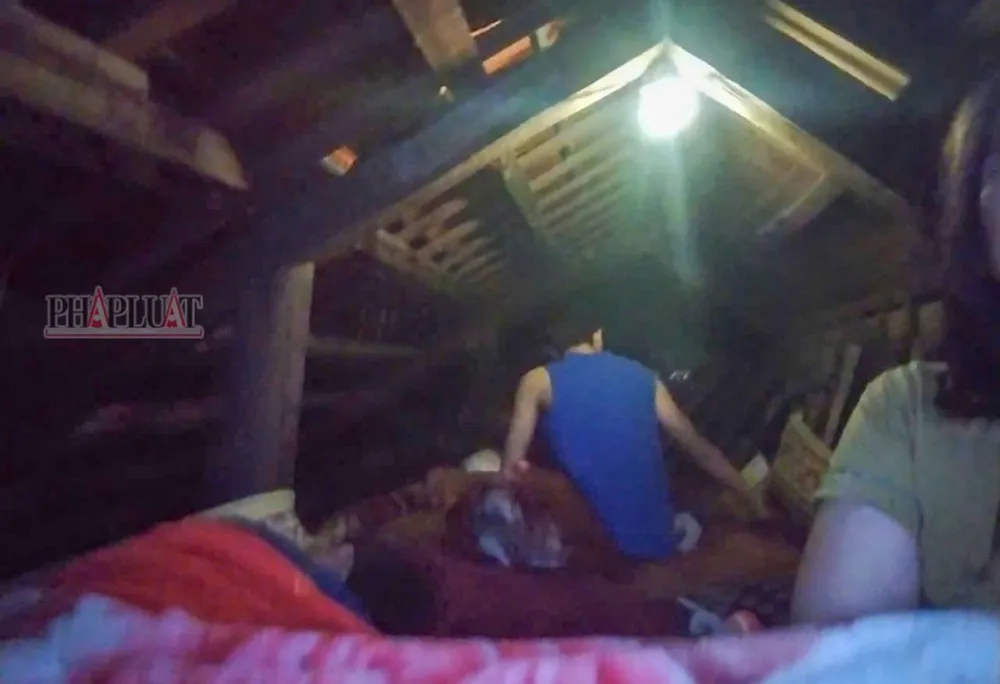 lo-lut-lich-su-trong-dem (2).jpg