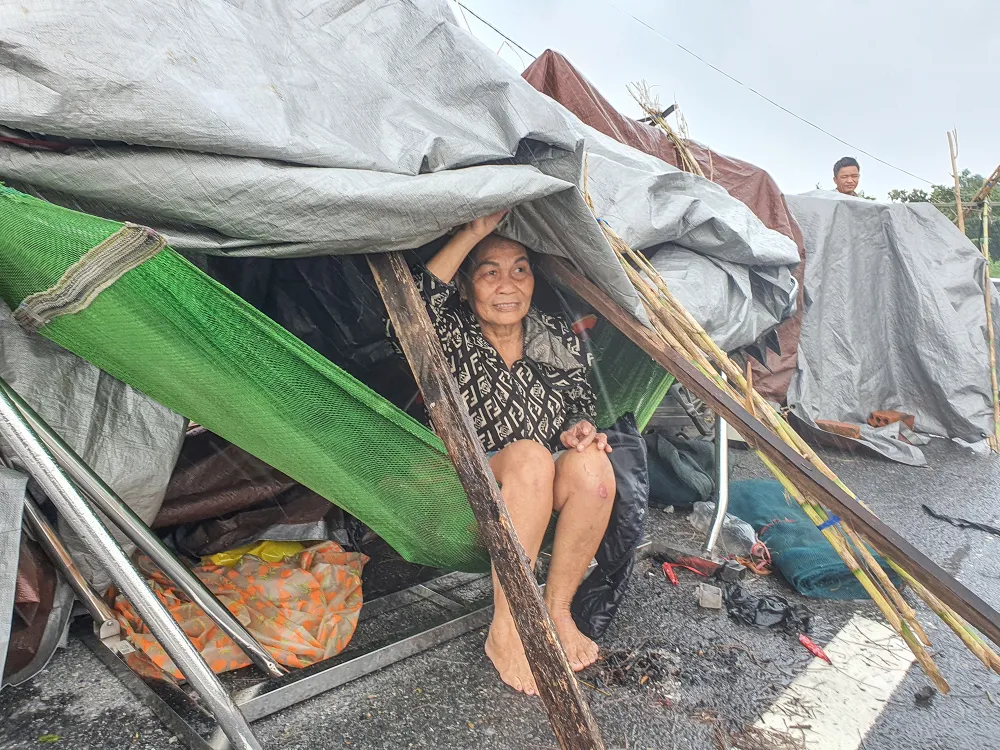 dung-choi-o-tam-tren-Quoc-lo-1A.jpg (3).jpg