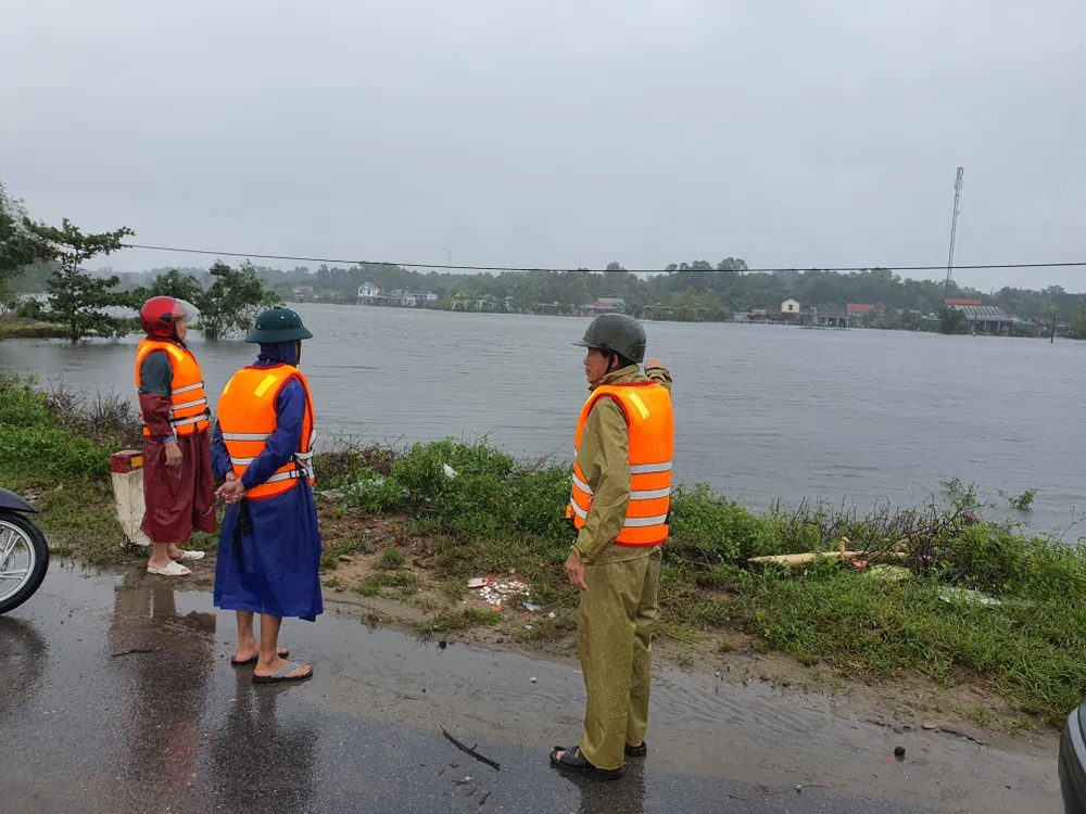 Tìm thấy thi thể 2 người dân mất tích trong mưa lũ ở Quảng Bình