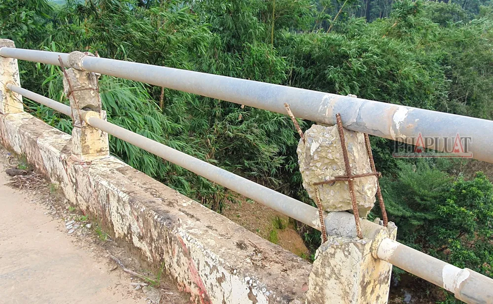 mo-cau-ho-toac-khien-nguoi-dan-bat-an-moi-lan-sang-song (3).jpg