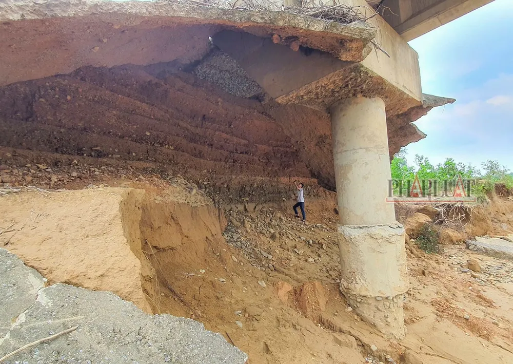 Công bố tình huống khẩn cấp đối với cây cầu có mố cầu hở toác mà PLO phản ánh