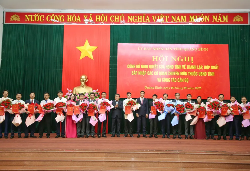 Quảng Bình công bố các giám đốc sở mới sau sáp nhập, ai sẽ nghỉ hưu ?