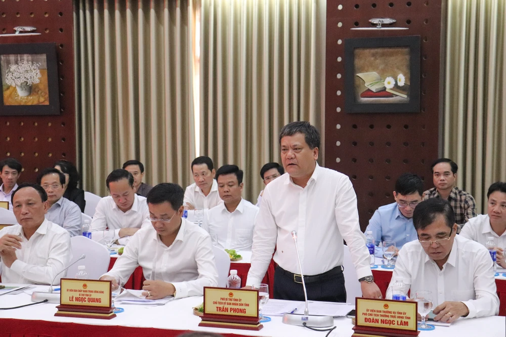 Ông Trần Phong, Chủ tịch UBND tỉnh Quảng Bình cho biết, địa phương đánh giá rất cao những thành tựu và đóng góp trong lĩnh vực du lịch nghỉ dưỡng, vui chơi giải trí. Ảnh: H.A Tỉnh Quảng Bình và Tập đoàn Sun Group ký kết bản ghi nhớ hợp tác chiến lược