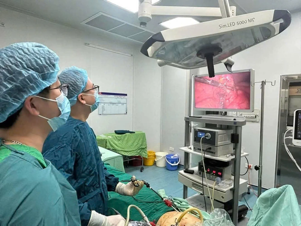 Đi cắt cỏ thuê, người đàn ông ở Quảng Bình bị thủng bụng