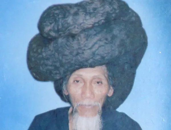 Mái tóc dài 6,8 m của người quá cố được hỏi mua giá 50 triệu ảnh 1