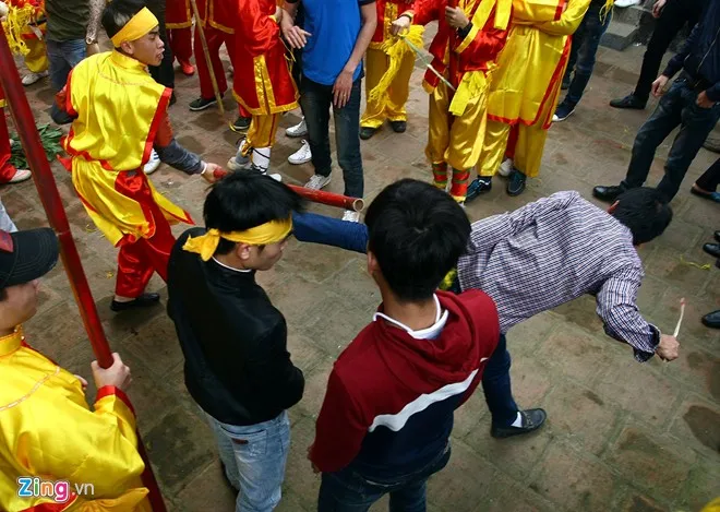 Hỗn chiến ở lễ hội đền Gióng