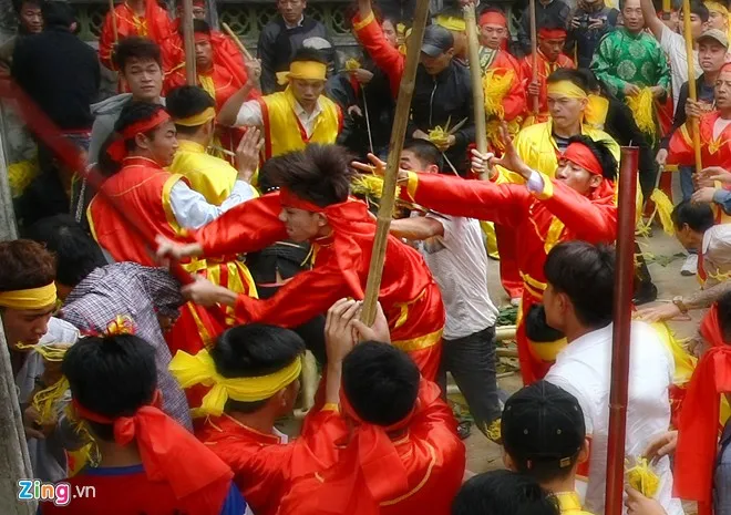 Hỗn chiến ở lễ hội đền Gióng