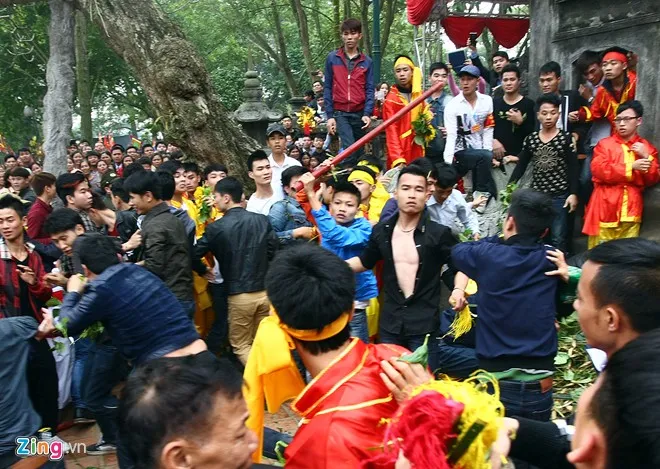 Hỗn chiến ở lễ hội đền Gióng