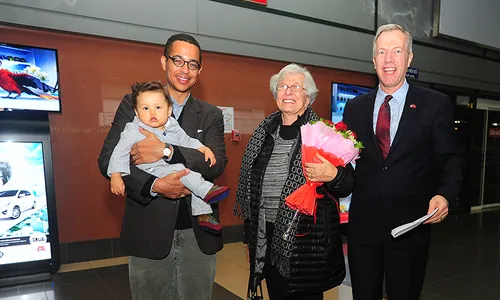 Chuyện tình đồng tính của đại sứ Mỹ tại Việt Nam ảnh 1