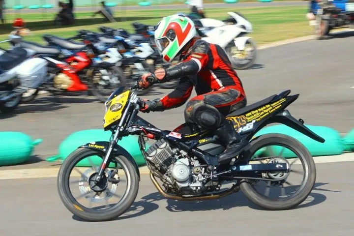 Giải đua xe mô tô Suzuki Raider R150CC hệ chuyên nghiệp ảnh 2 Giải đua xe mô tô Suzuki Raider R150CC hệ chuyên nghiệp ảnh 2