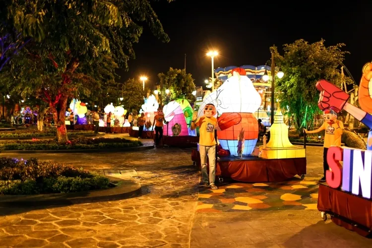 Khoảnh khắc không nên bỏ lỡ tại Lễ hội đèn lồng Asia Park ảnh 3 Khoảnh khắc không nên bỏ lỡ tại Lễ hội đèn lồng Asia Park ảnh 3