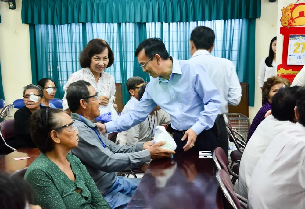 VWS: San sẻ tấm lòng để biết yêu thương ảnh 2