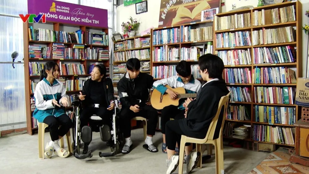 Các em học sinh đến với thư viện Niềm tin ngày càng nhiều Các em học sinh đến với thư viện Niềm tin ngày càng nhiều