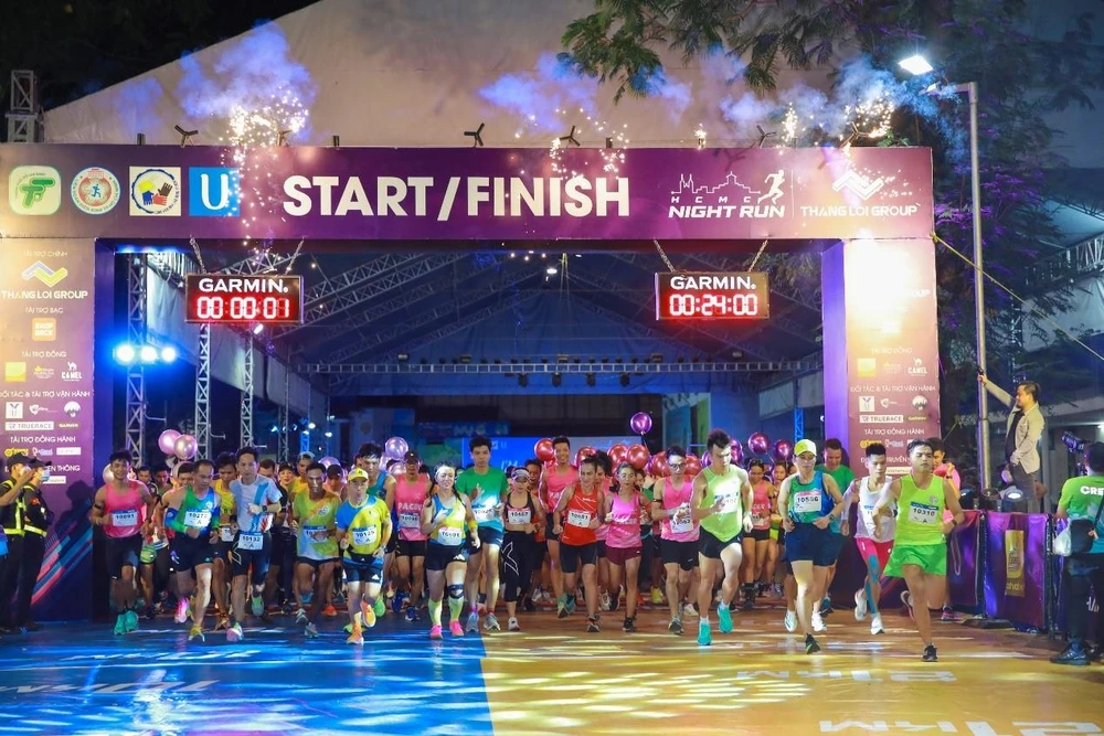 “Ho Chi Minh City Night Run Thang Loi 2022” với 2 cự ly chạy là 21 km và 10 km
