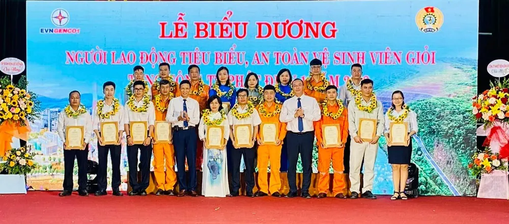 Biểu dương Người lao động tiêu biểu EVNGENCO1 năm 2022