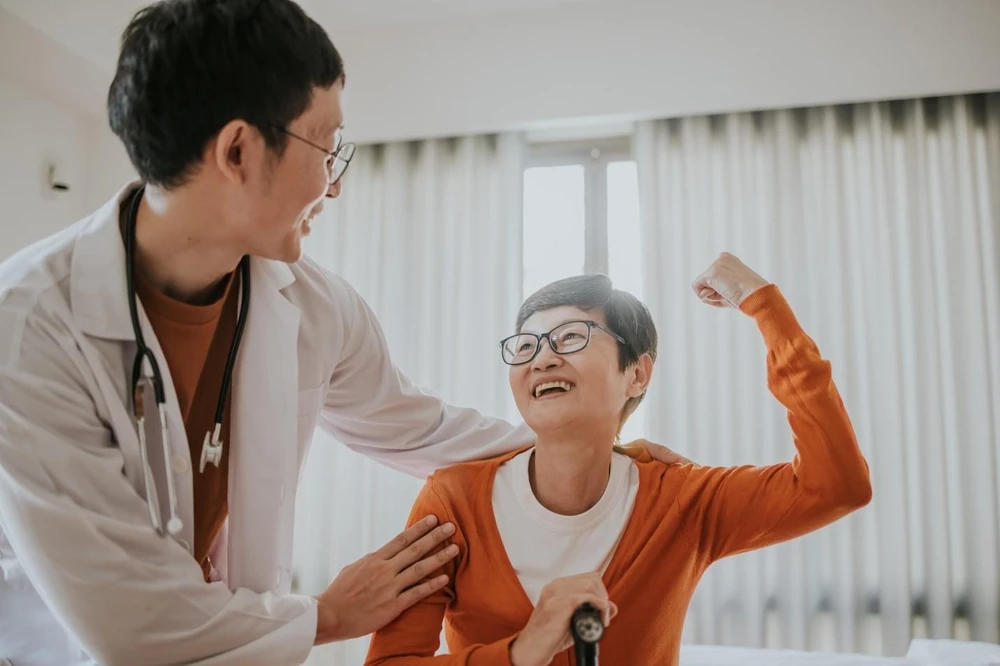 "FWD Care - Chăm sóc phục hồi" hỗ trợ khách hàng ngay cả khi hợp đồng bảo hiểm đã chấm dứt.