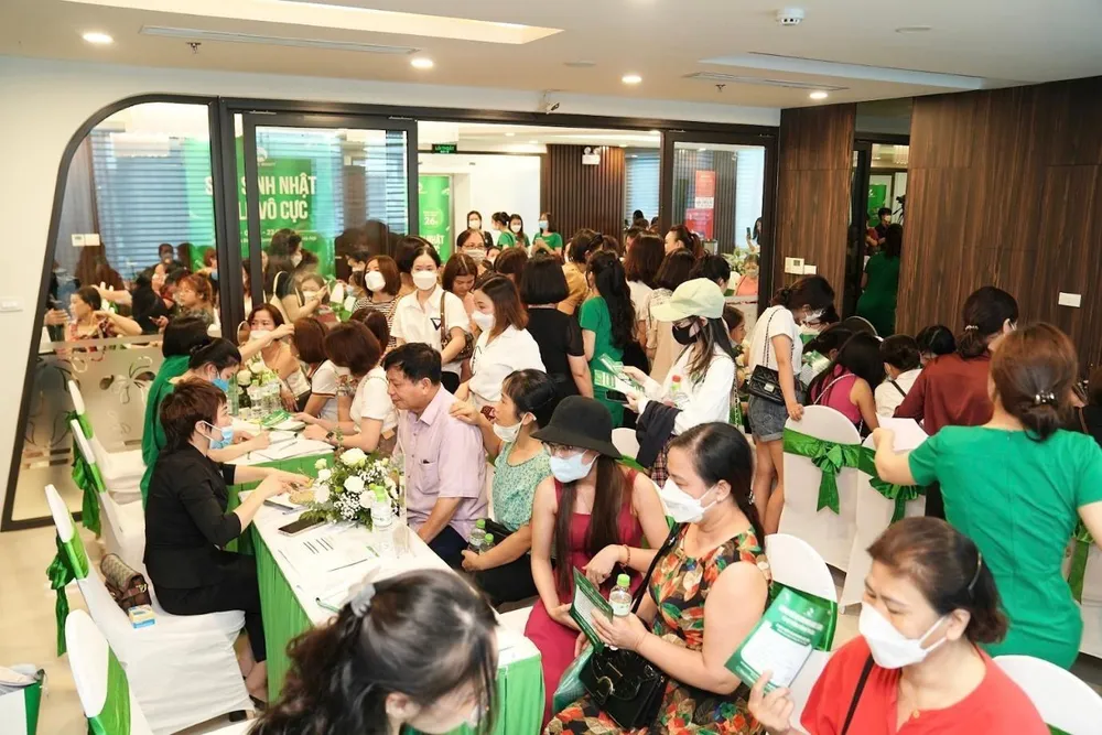 Khách hàng được tư vấn trực tiếp tại sự kiện