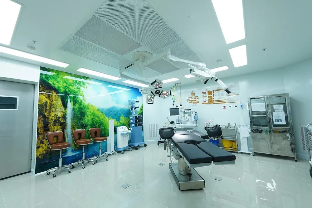 Phòng thẩm mỹ với các thiết bị tối tân, hiện đại