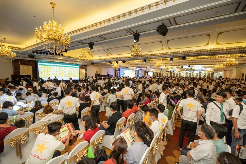 Hàng ngàn khách hàng tham dự sự kiện công bố dự án mới tại khu vực Phú Giáo.