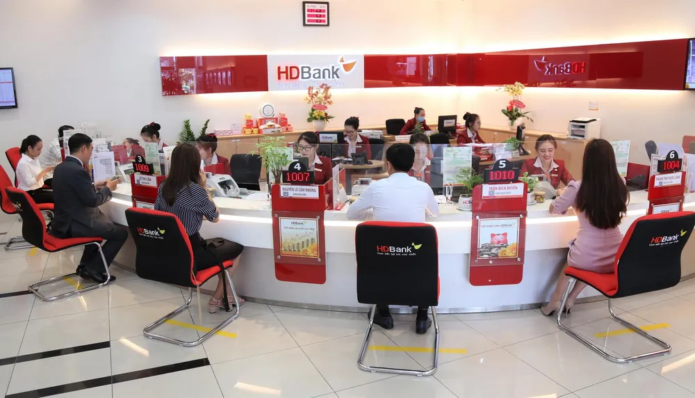 HDBank đánh dấu là ngân hàng đầu tiên tại Việt Nam hợp tác với Amazon Web Services (AWS)- công ty cung cấp dịch vụ điện toán đám mây hàng đầu thế giới thuộc tập đoàn toàn cầu Amazon.com.