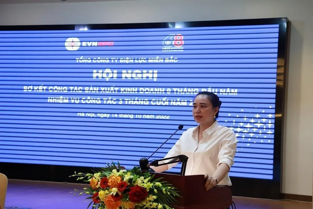 Bà Đỗ Nguyệt Ánh, Chủ tịch EVNNPC phát biểu chỉ đạo tại hội nghị. Bà Đỗ Nguyệt Ánh, Chủ tịch EVNNPC phát biểu chỉ đạo tại hội nghị.